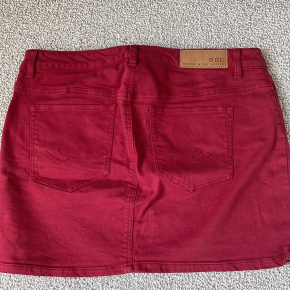 Skirt - Picture 3 of 3